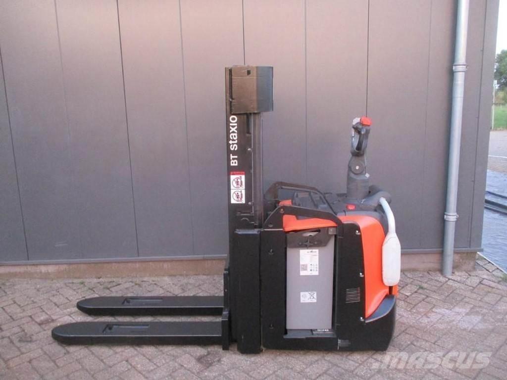 Toyota SPE200D Carrelli elevatori bassi a piattaforma