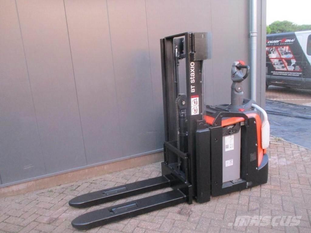 Toyota SPE200D Carrelli elevatori bassi a piattaforma