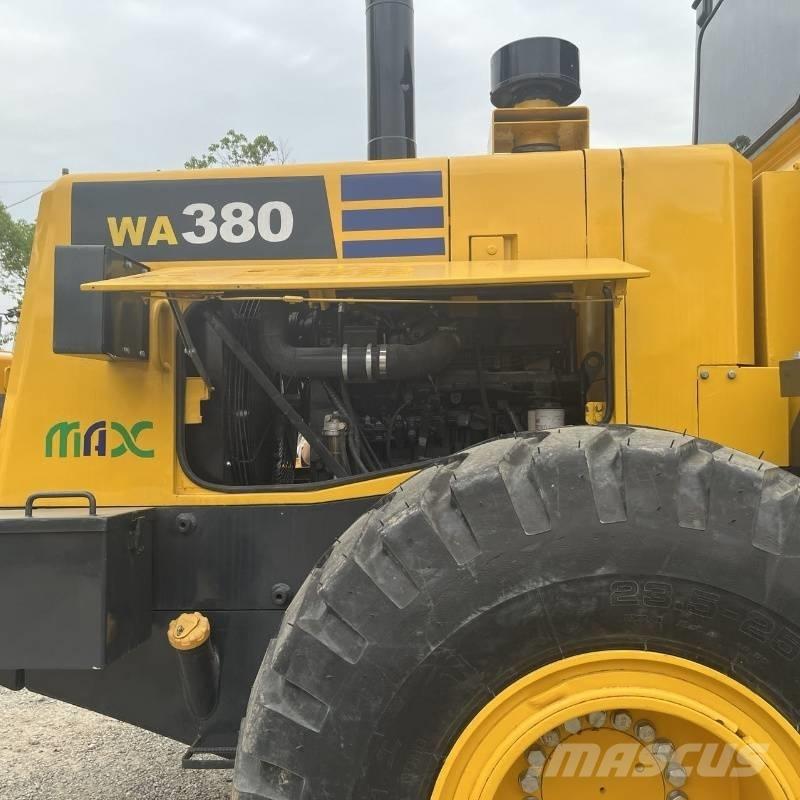 Komatsu WA 380 Pale gommate