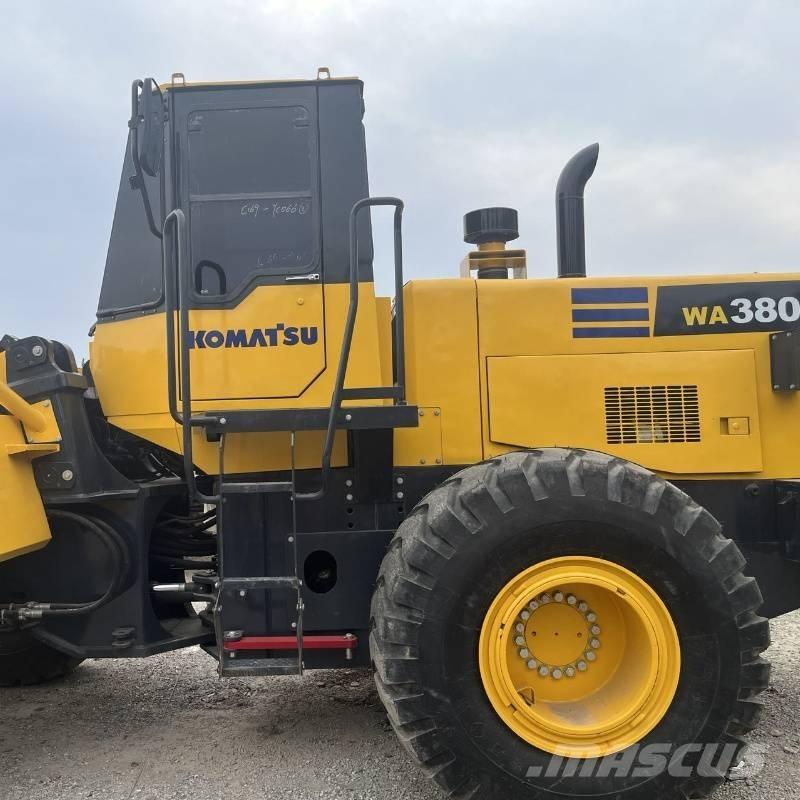 Komatsu WA 380 Pale gommate