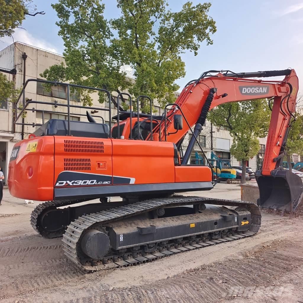 Doosan DX300LC-9C Escavatori cingolati