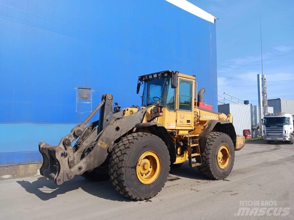 Volvo L 120 E Pale gommate