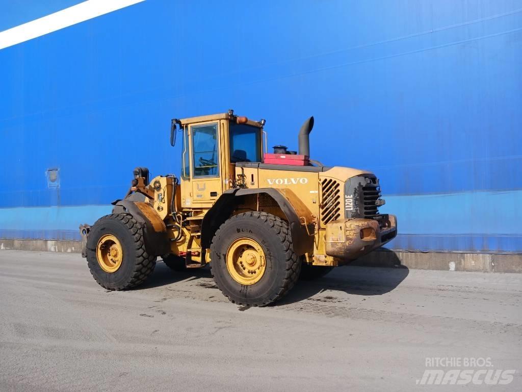 Volvo L 120 E Pale gommate