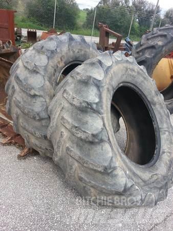  Pneus 540/65R28 Pneumatici, ruote e cerchioni