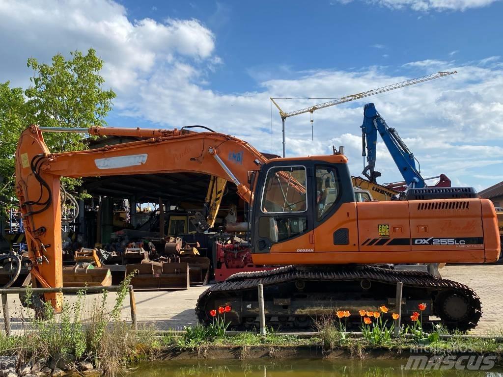 Doosan DX 255 NLC Escavatori cingolati