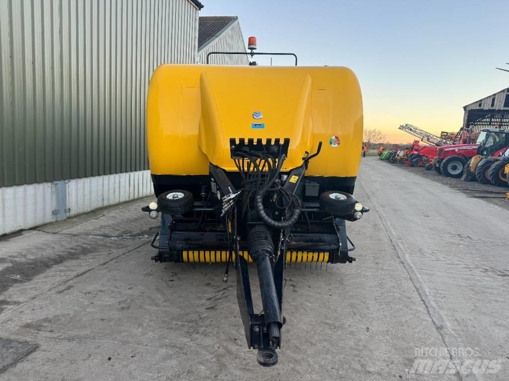 New Holland BB 9060 Presse quadre