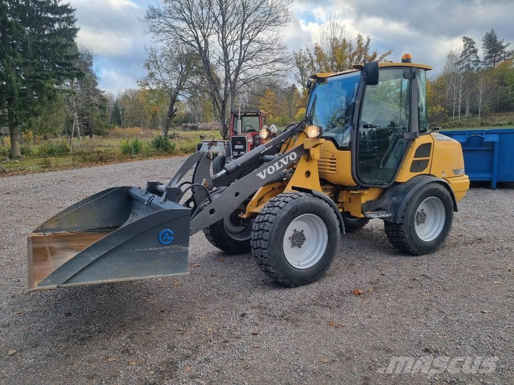 Volvo L25F Mini Pale Gommate