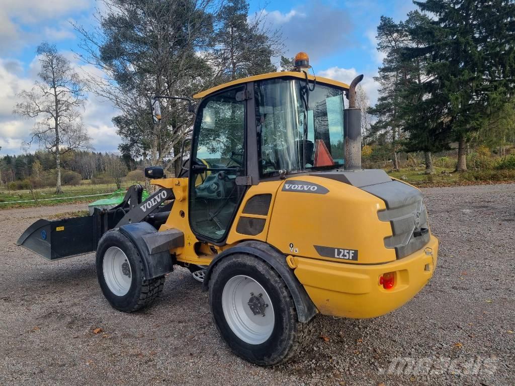 Volvo L25F Mini Pale Gommate