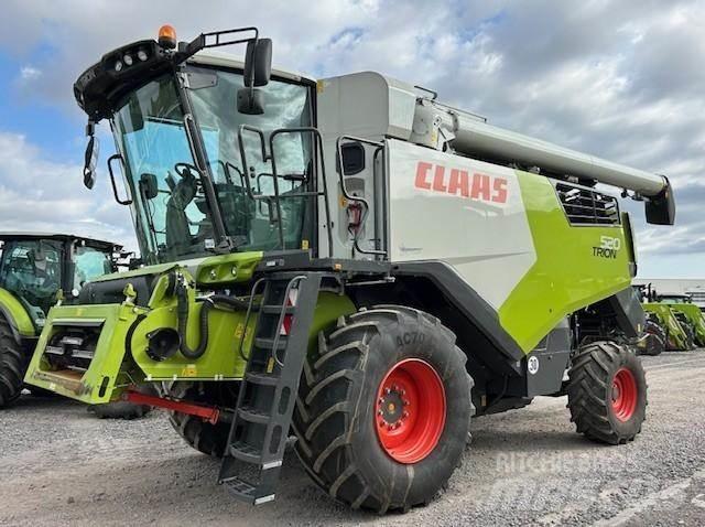 CLAAS TRION 520 Mietitrebbiatrici