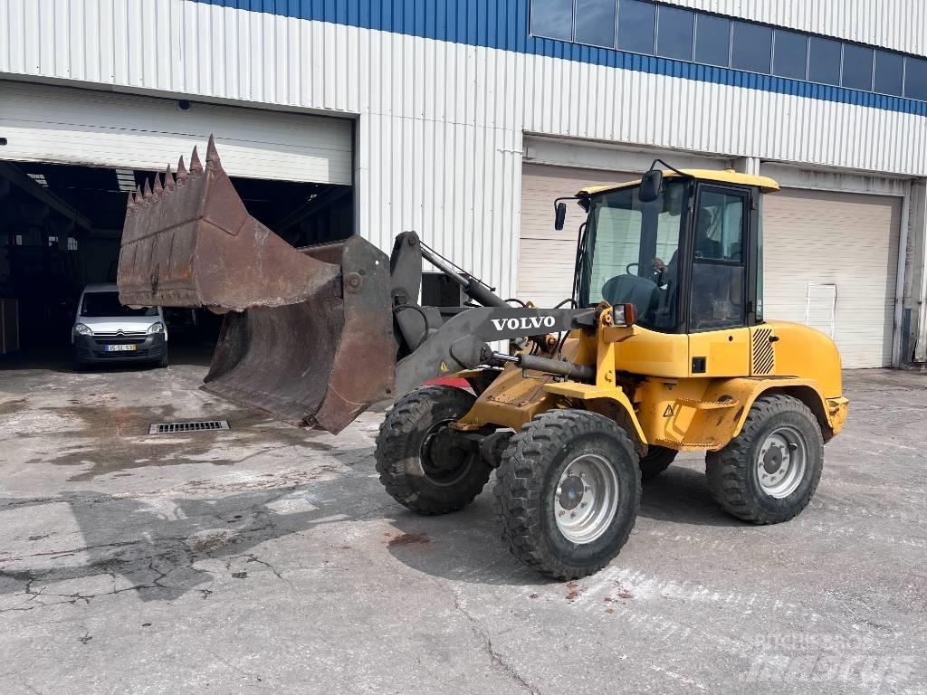 Volvo L 30 B Pale gommate