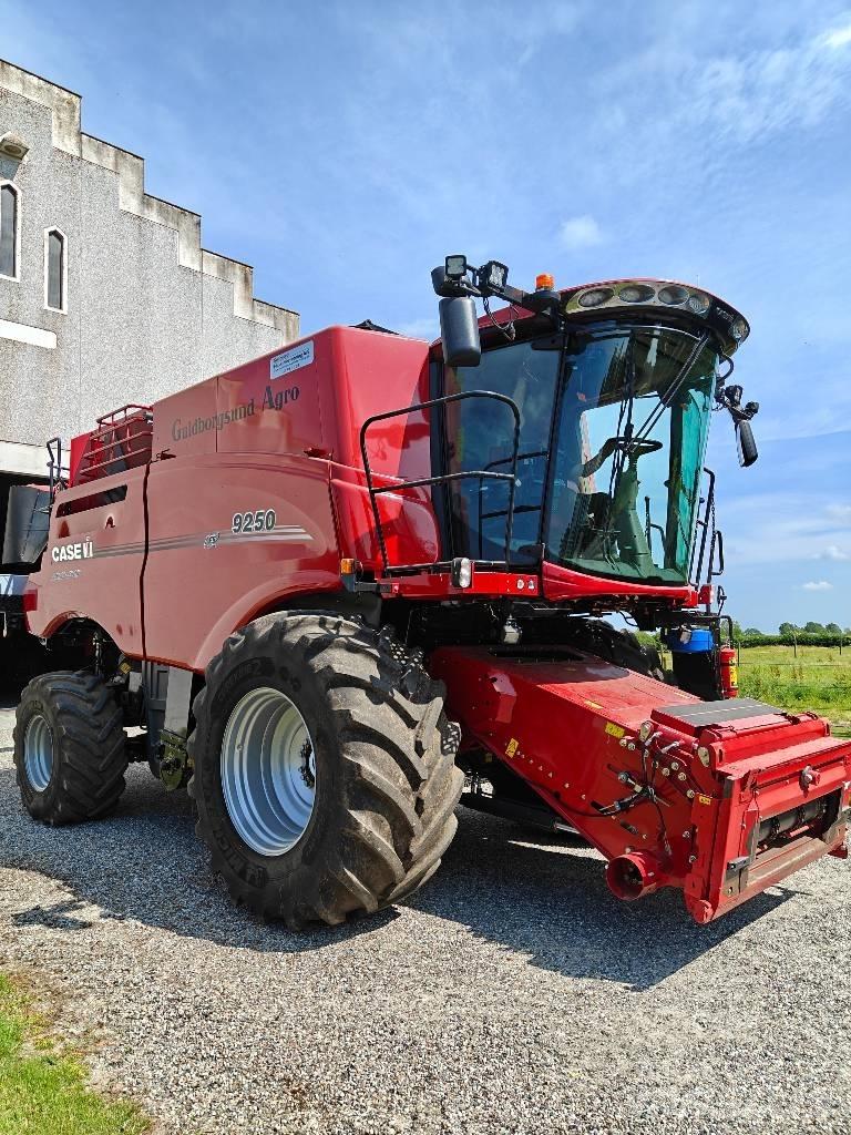 Case IH 9250 Mietitrebbiatrici