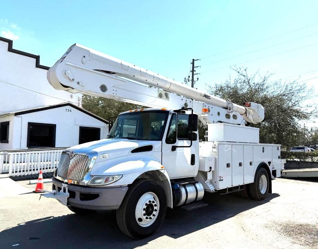 International 4300 Piattaforme autocarrate