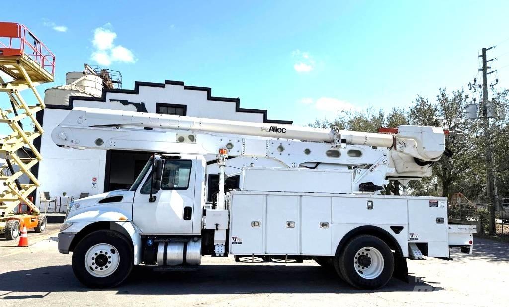 International 4300 Piattaforme autocarrate