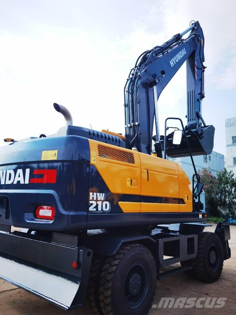 Hyundai 210W-9 Escavatori gommati