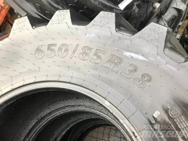 BKT 650/85R38 Pneumatici, ruote e cerchioni