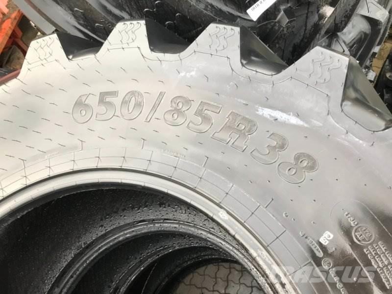 BKT 650/85R38 Pneumatici, ruote e cerchioni