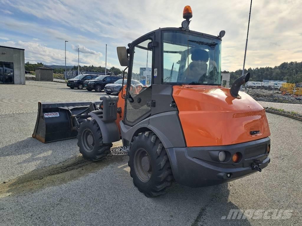 Hitachi ZW 75 Pale gommate