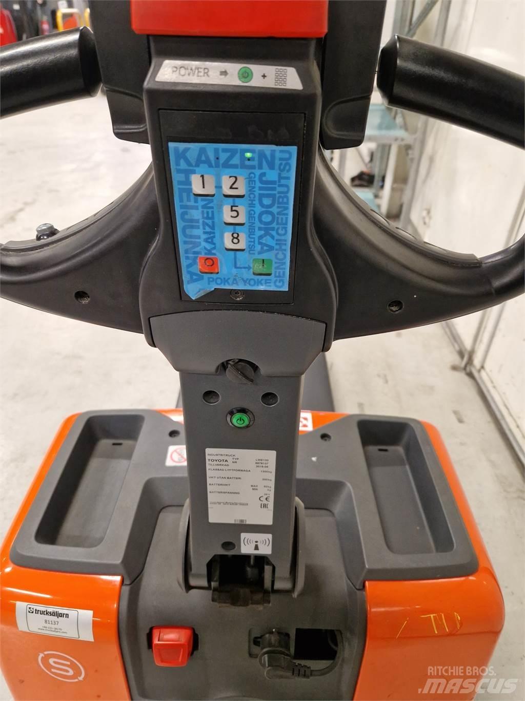 Toyota LWE130 Transpallet manuale