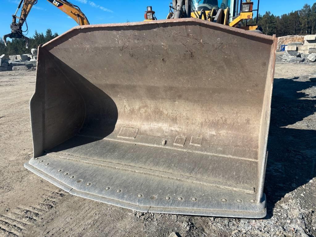 Volvo L 180 G Pale gommate