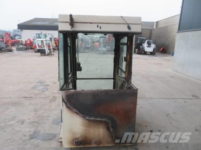 Schaeff HML 22 Cabine e interni