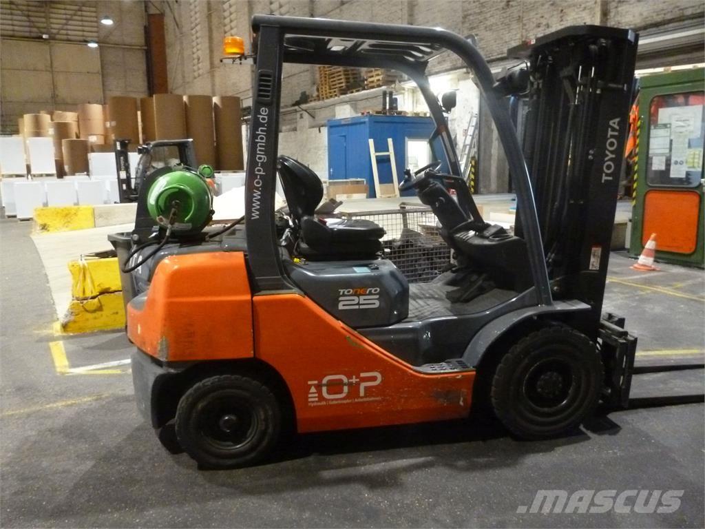 Toyota 02-8FGF25 Carrelli elevatori GPL