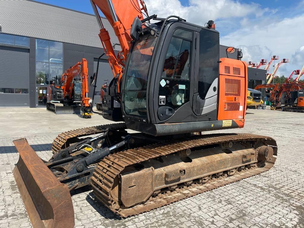 Hitachi ZX225USLC-5 Escavatori cingolati