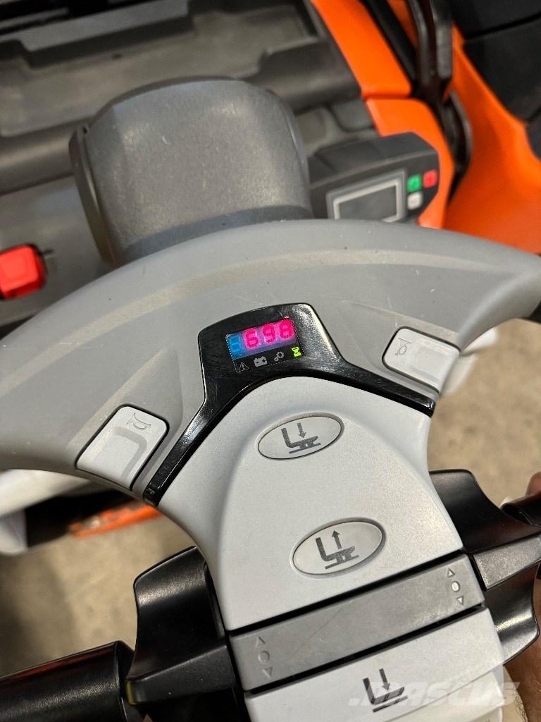 Toyota SPE160L Transpallet uomo a terra