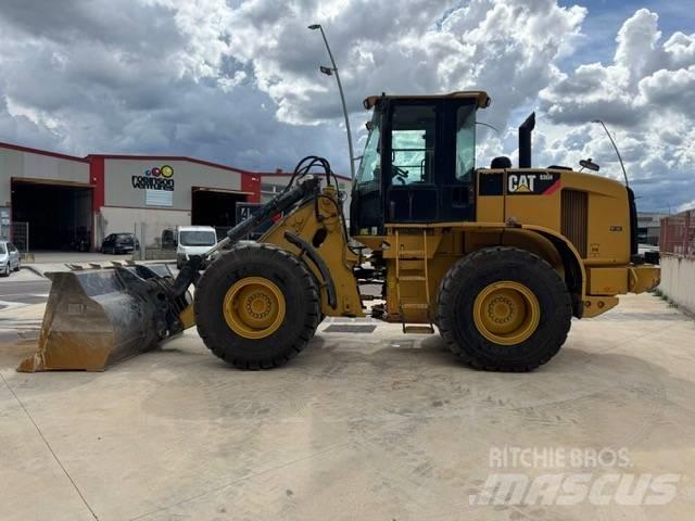 CAT 930 H Pale gommate