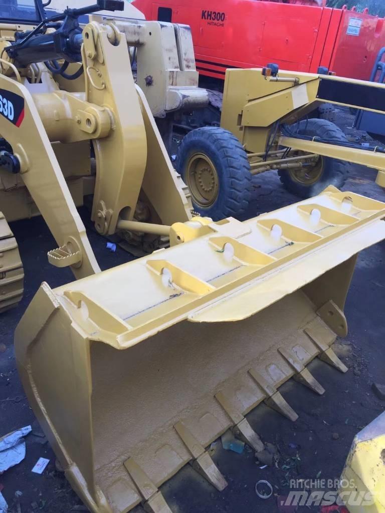 CAT 963 Pale cingolate