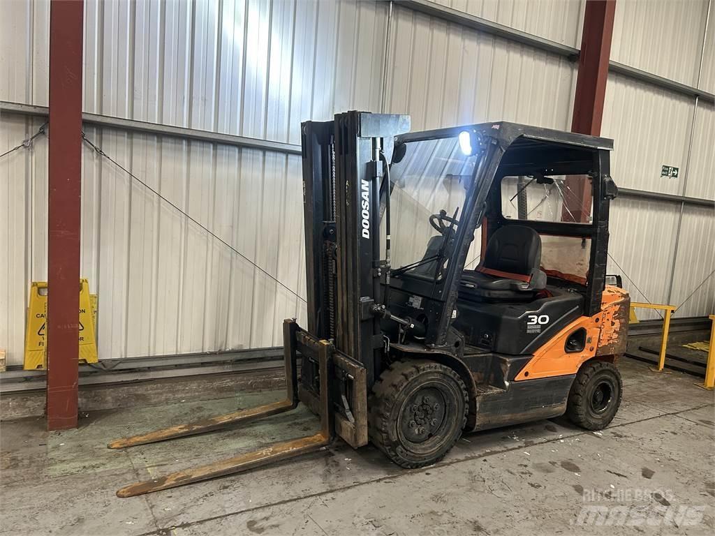 Doosan D30S-5 Carrelli elevatori diesel