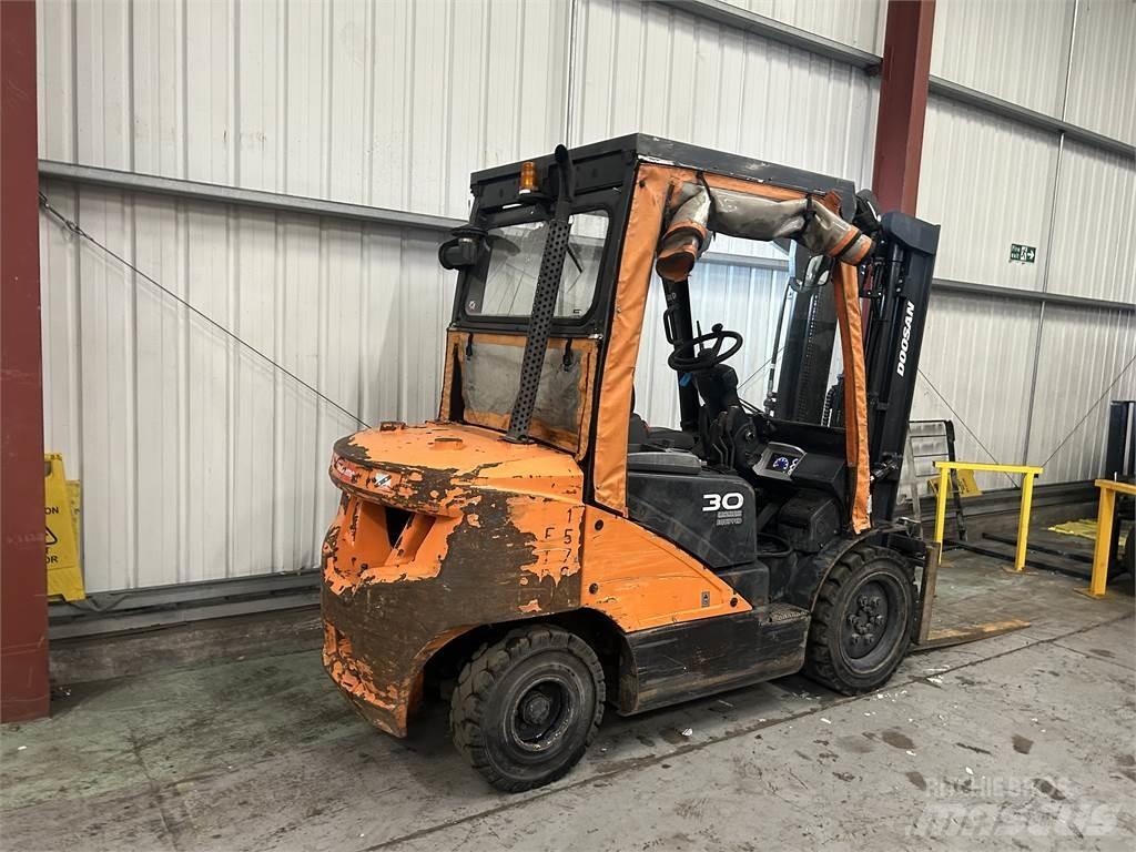 Doosan D30S-5 Carrelli elevatori diesel