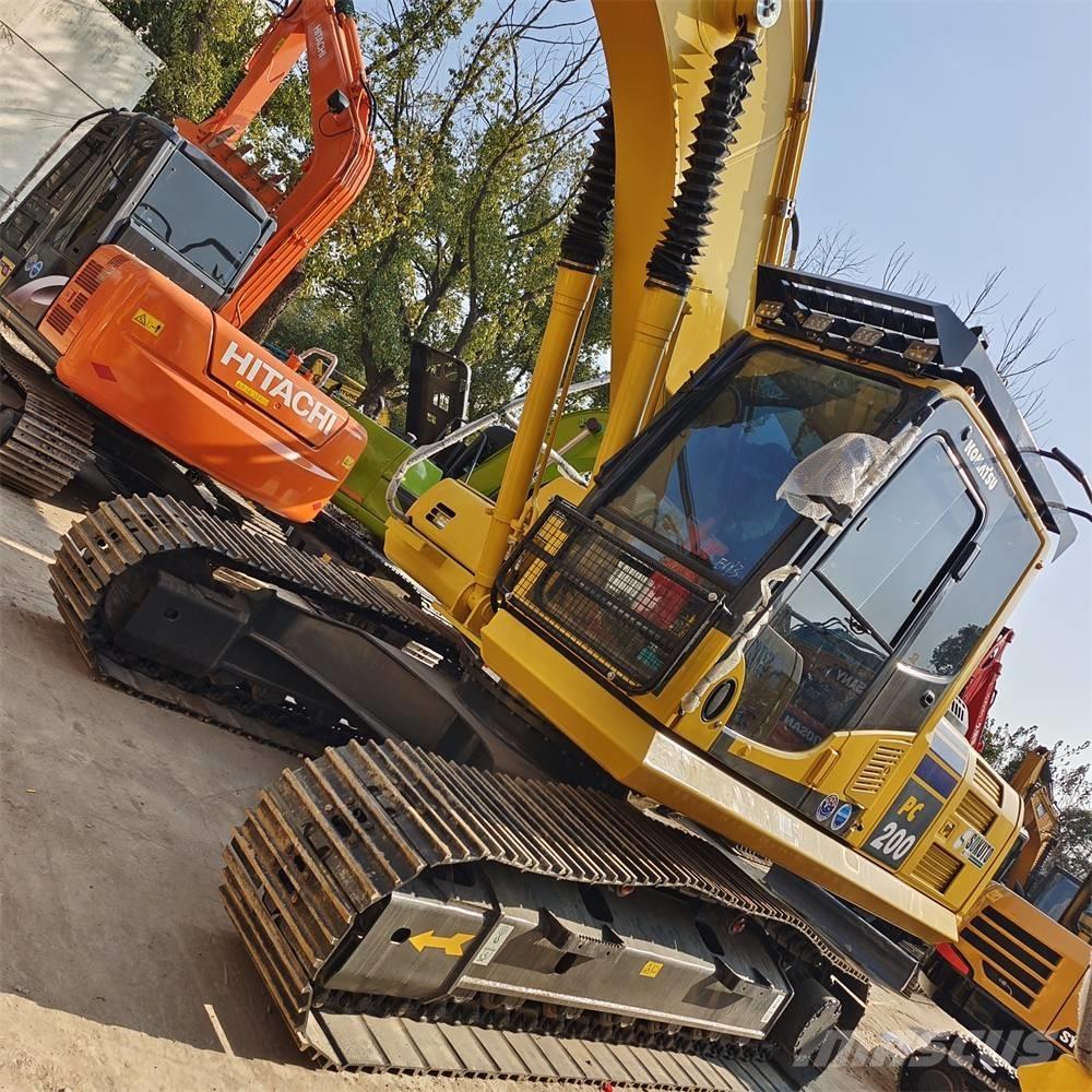 Komatsu PC200-8 Escavatori cingolati