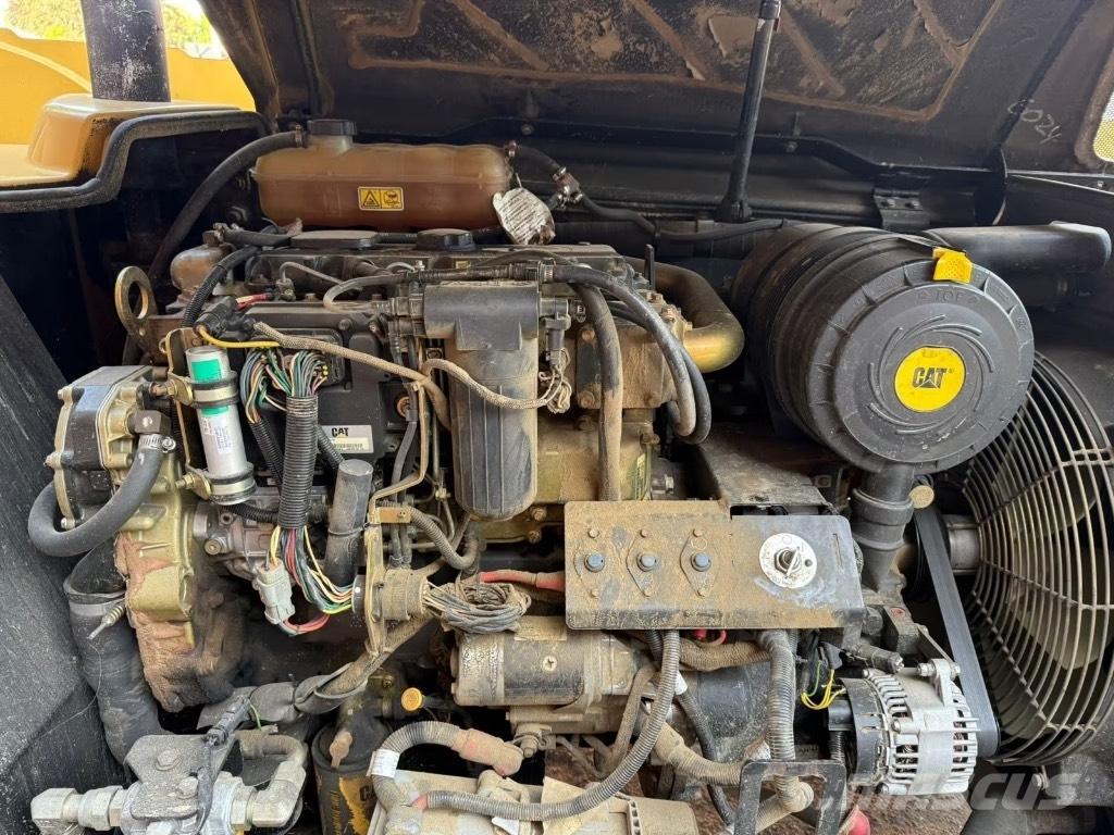 CAT TH 330 B Sollevatori telescopici