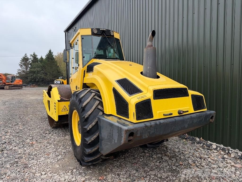 Bomag BW 213 D H-4 Rulli monotamburo