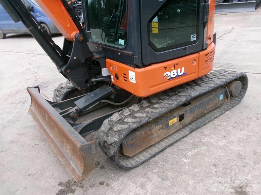 Hitachi 26U Miniescavatori