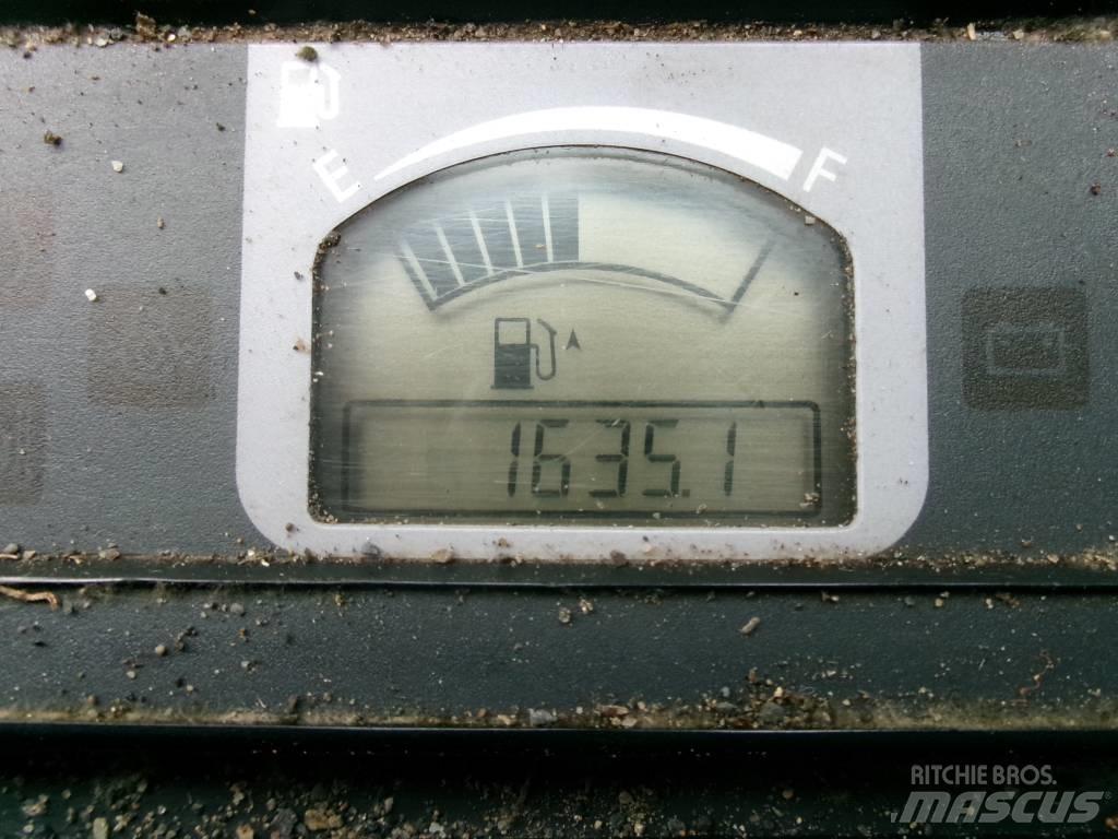 Hitachi 26U Miniescavatori