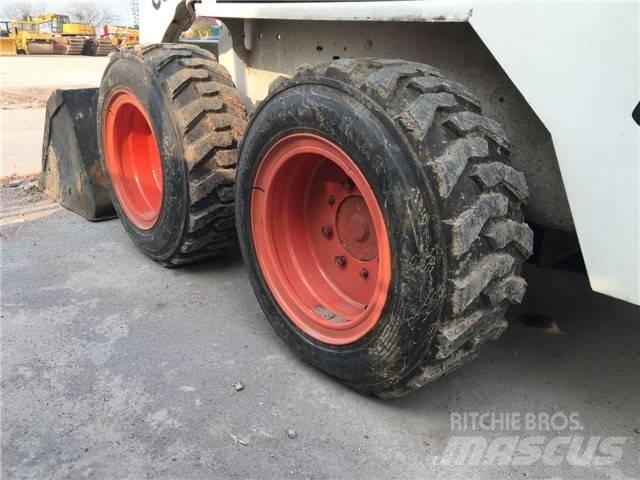 Bobcat S 130 Mini Pale Gommate