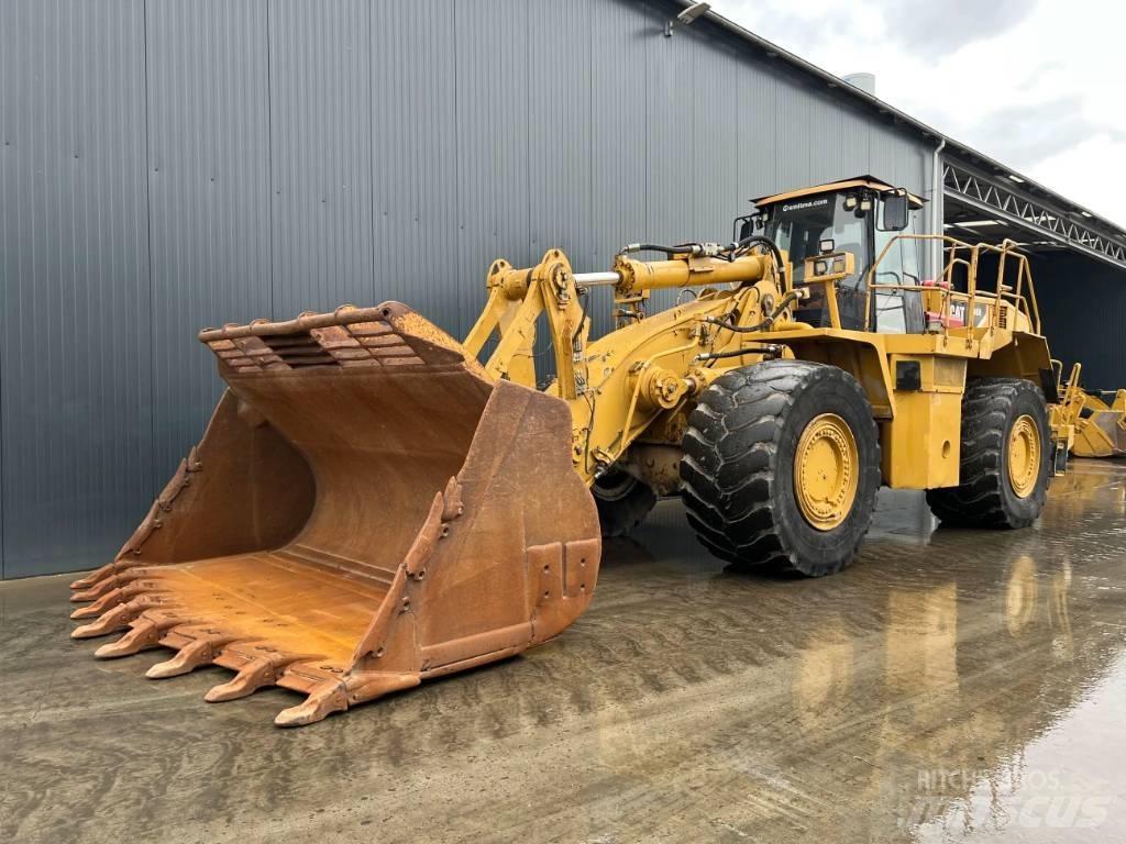 CAT 988H Pale gommate