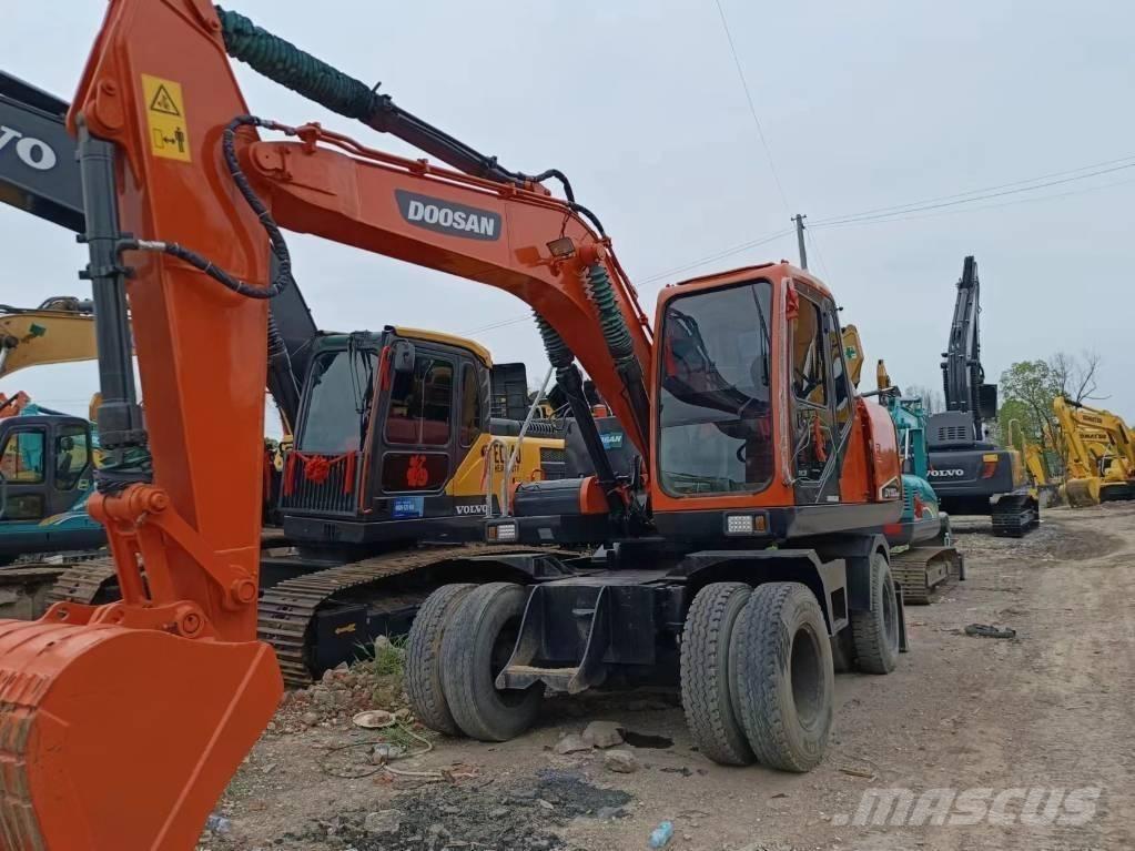 Doosan 150 W Escavatori gommati