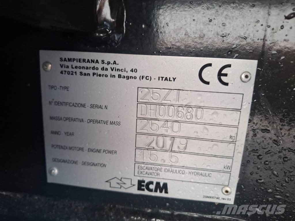 ECM 25 ZT Miniescavatori