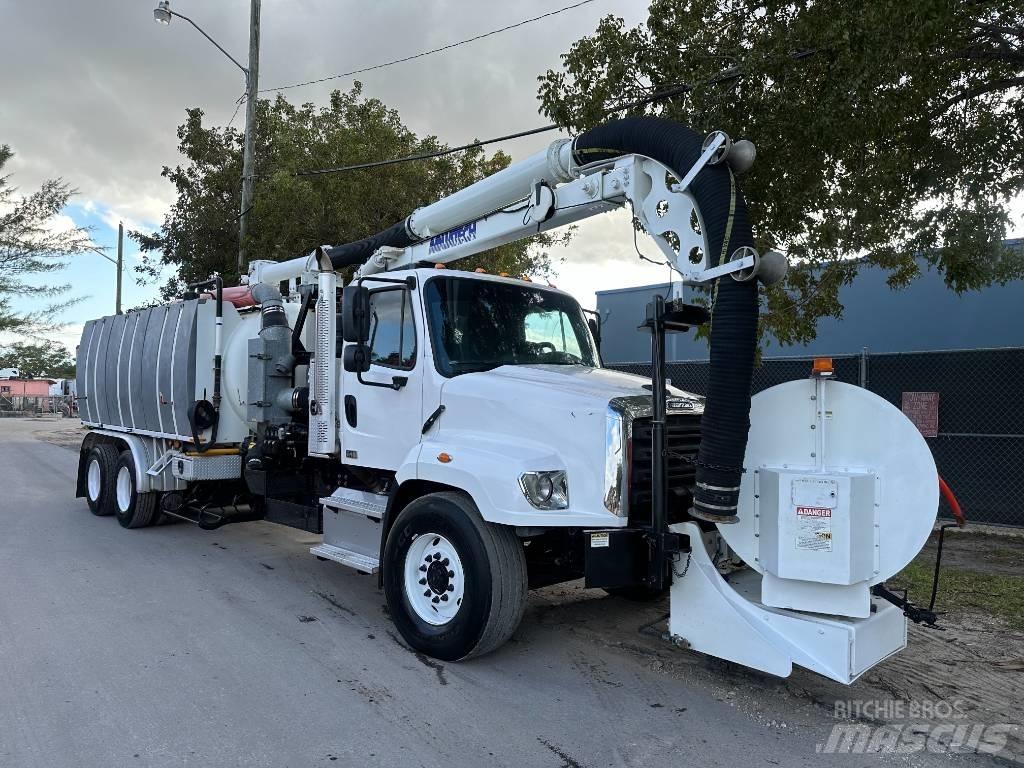 Freightliner 114SD Camion autospurgo