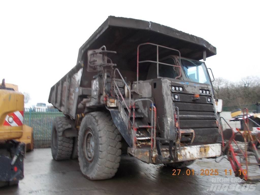 CAT 775G Dumper a telaio rigido