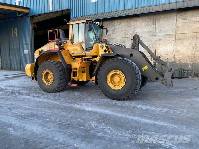 Volvo L 220 H Pale gommate