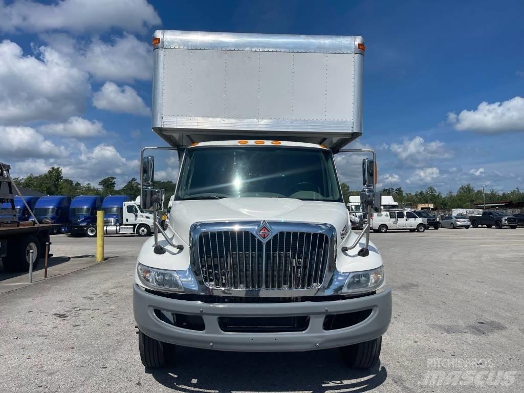 International 4300 Camion cassonati