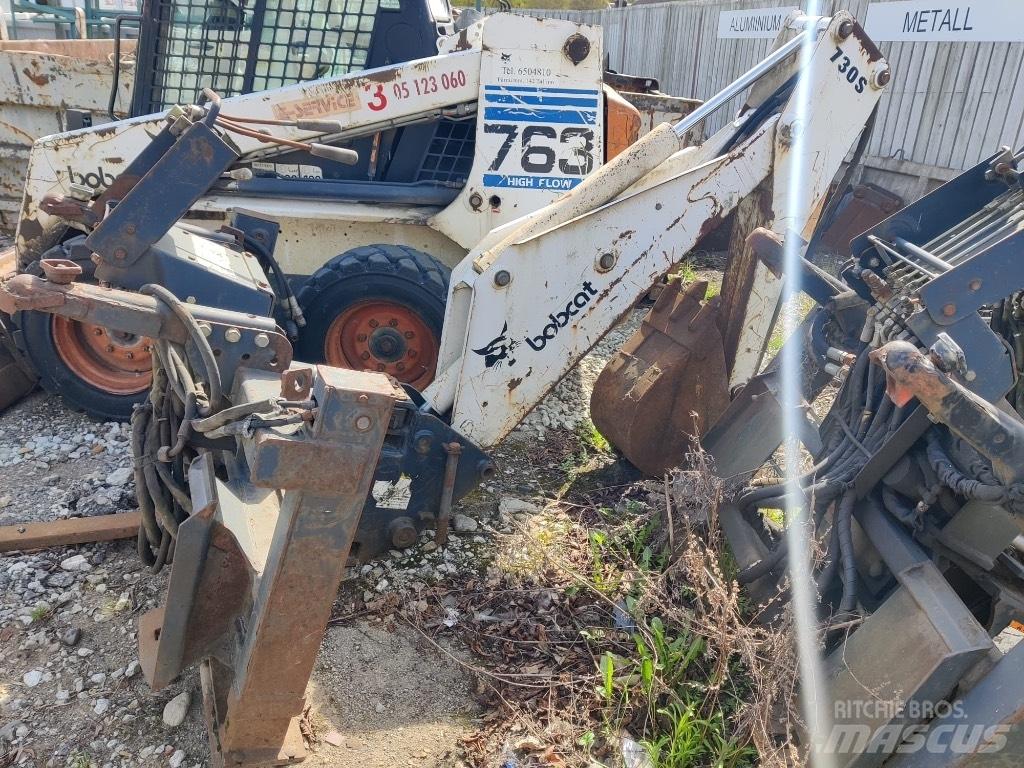 Bobcat S750 Retroescavatori