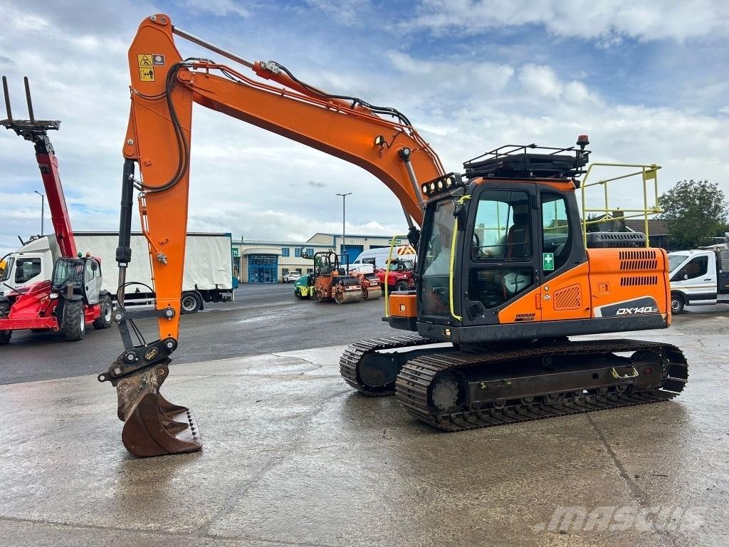 Doosan DX140 LC Escavatori cingolati