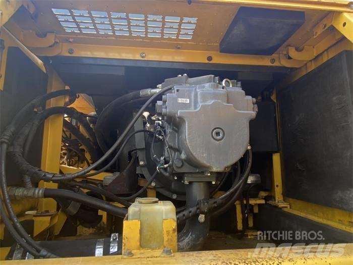 Komatsu PC450-8 Escavatori cingolati