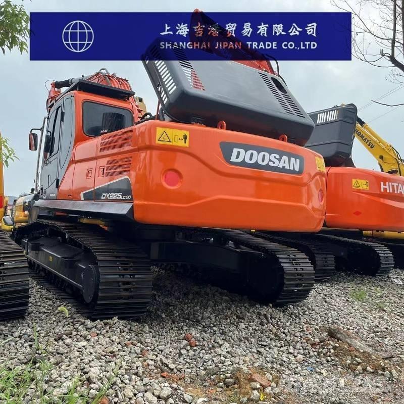 Doosan DX 225 Escavatori cingolati