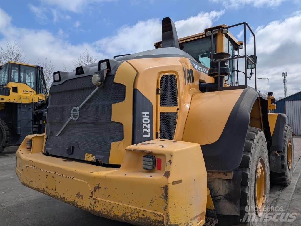 Volvo L 220 H Pale gommate