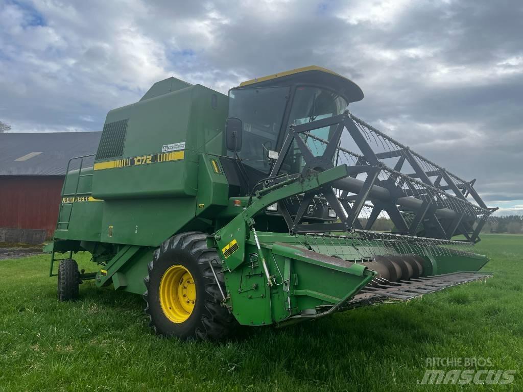 John Deere 1072 Mietitrebbiatrici